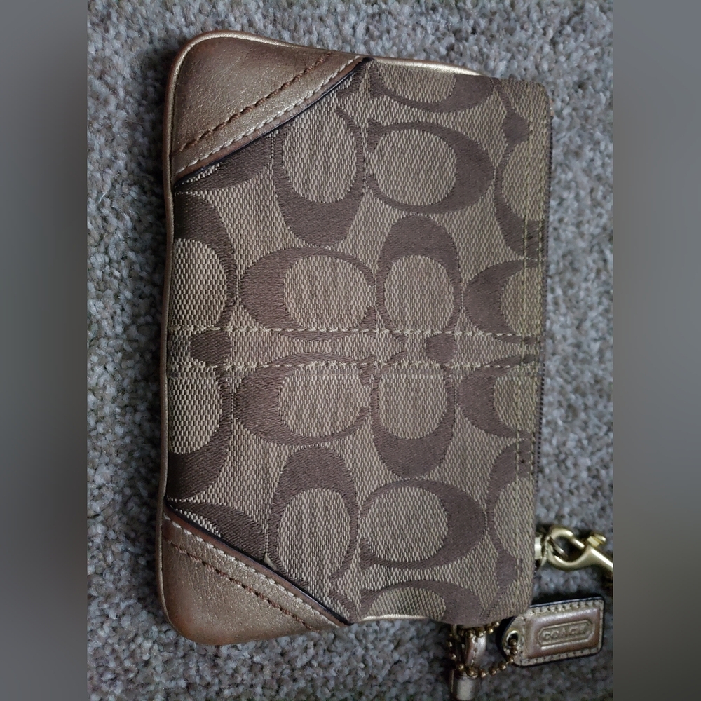 Coach Wristlet EUC - Picture 2 of 7